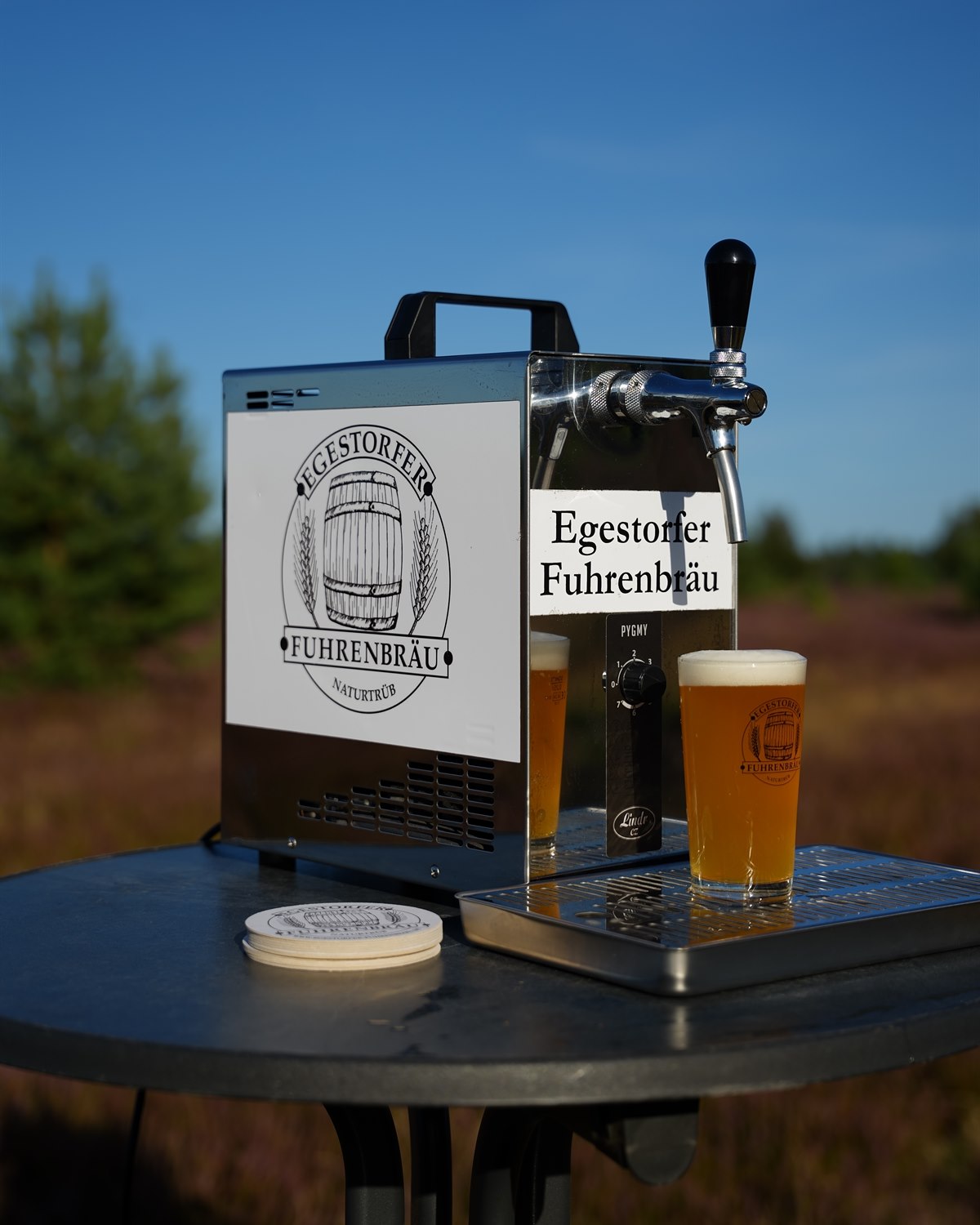 Mobile Zapfanlage von Egestorfer Fuhrenbräu mit frisch gezapftem Bier